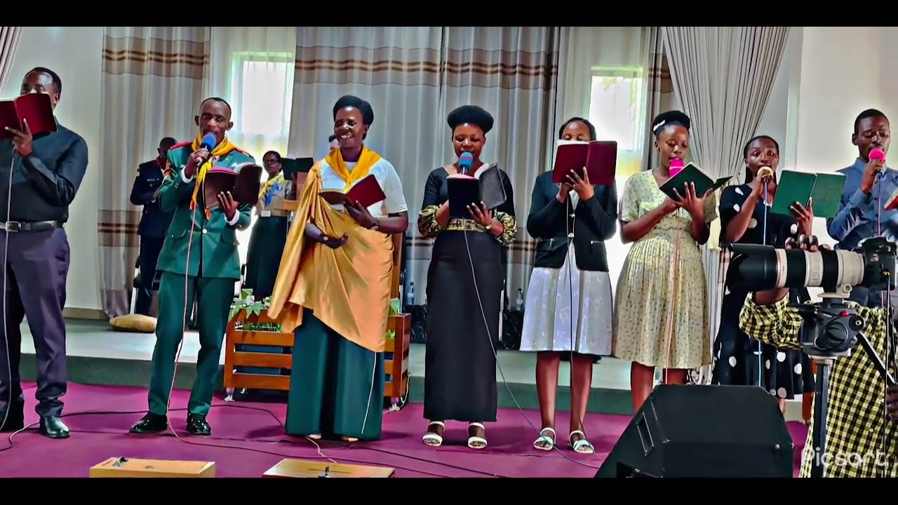 HABANJE KURIRIMBWA INDIRIMBO NZIZA CYANE MBERE YUKO ABABATIZWA BAZA KURI YORODANI. 😂
