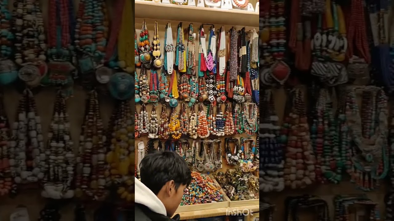 Street shopping/jewellery at Manali/precious stones