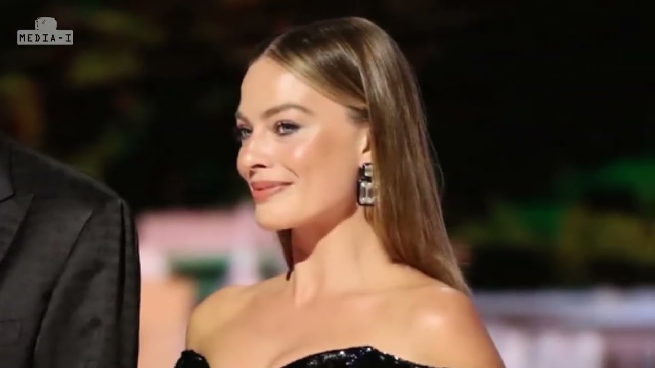 Margot Robbie's Show-Stopping Look at the 2023 Oscars