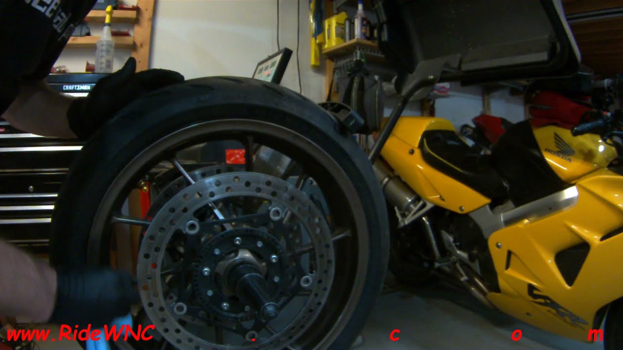 2014 Honda VFR 800 DLX Front Wheel Removal Tire Install Balance