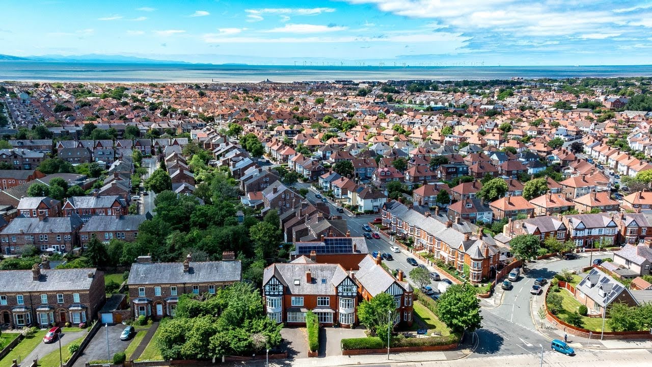 Liverpool Road, Crosby