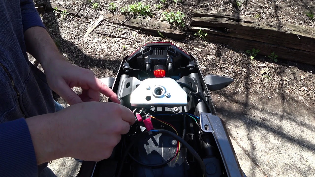 Kawasaki Versys X 300 AdMore Light Bar Installation