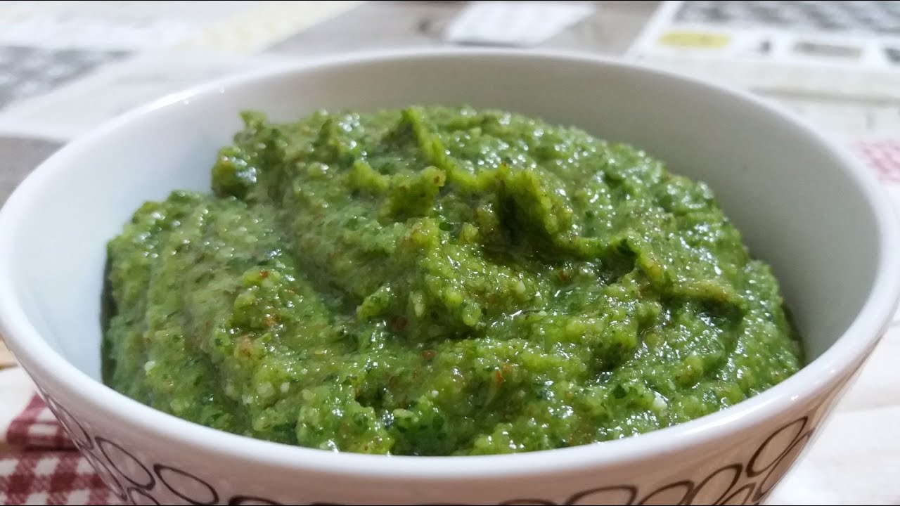 PESTO di BASILICO e MANDORLE fatto in casa 🌱 Ricetta FACILE di A modo MIO