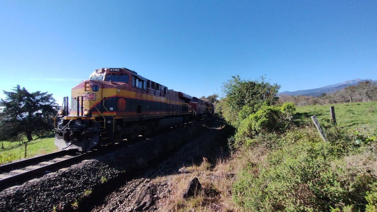 El Mercantil Venciendo La Pronunciada  Pendiente A Una Muy Baja Velocidad!! Con Una CP🦫