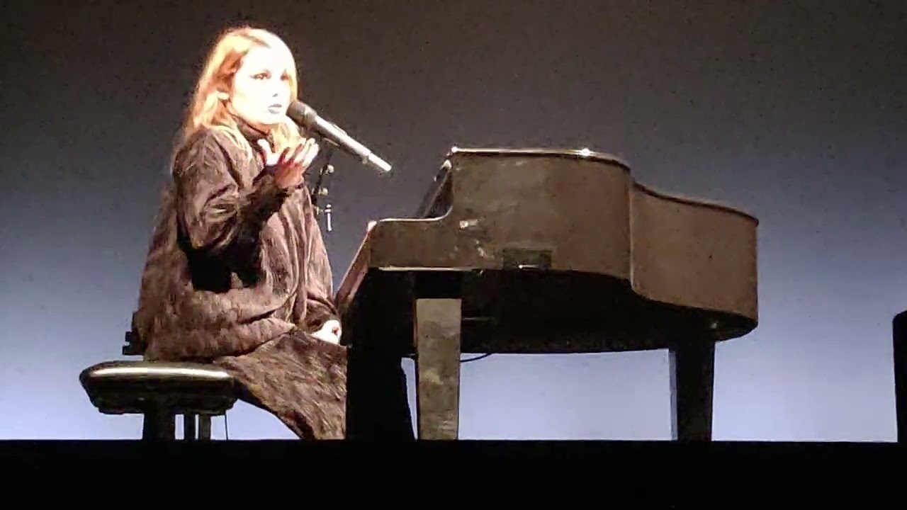 Coeur de Pirate. Château de sable. Forum de Liège. 10/10/24.