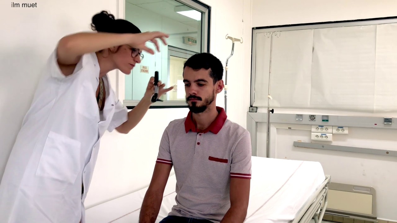 S01E01 examen oreille muet