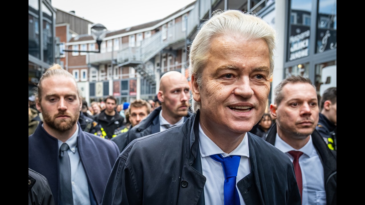 Aankomst Wilders (PVV) in Spijkenisse tijdens campagne gemeenteraadsverkiezingen