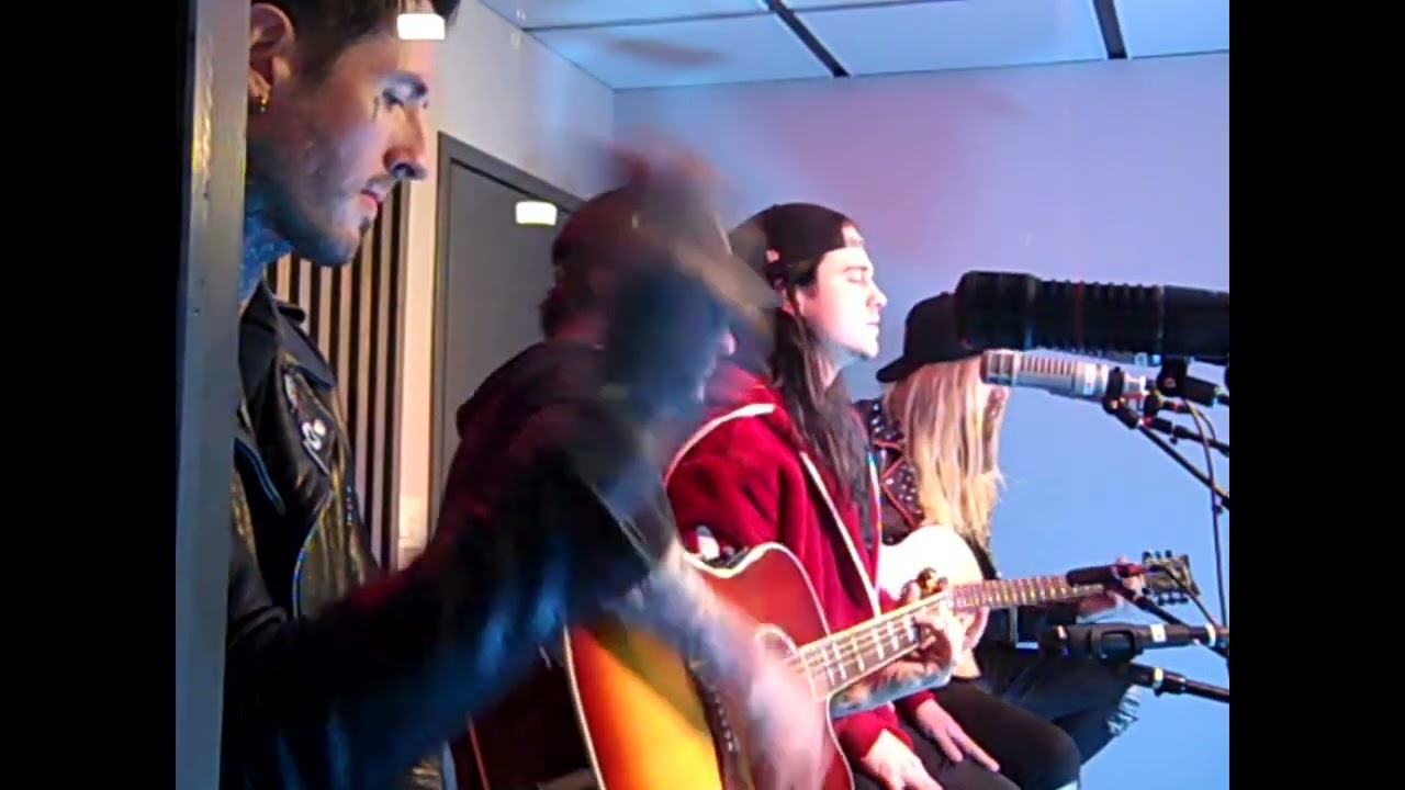 Flat Black - A Bit of Lightning (Live Radio Session)