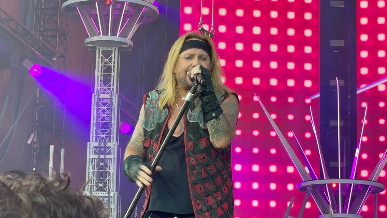 Motley Crue - “Looks That Kill” - Kansas City, MO 7/19/22