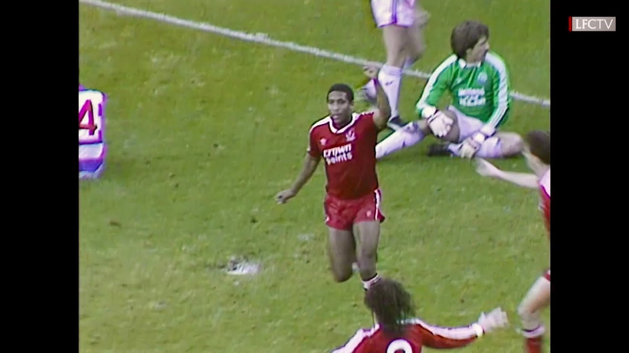 John Barnes vs Queens Park Rangers (H) 1987/1988