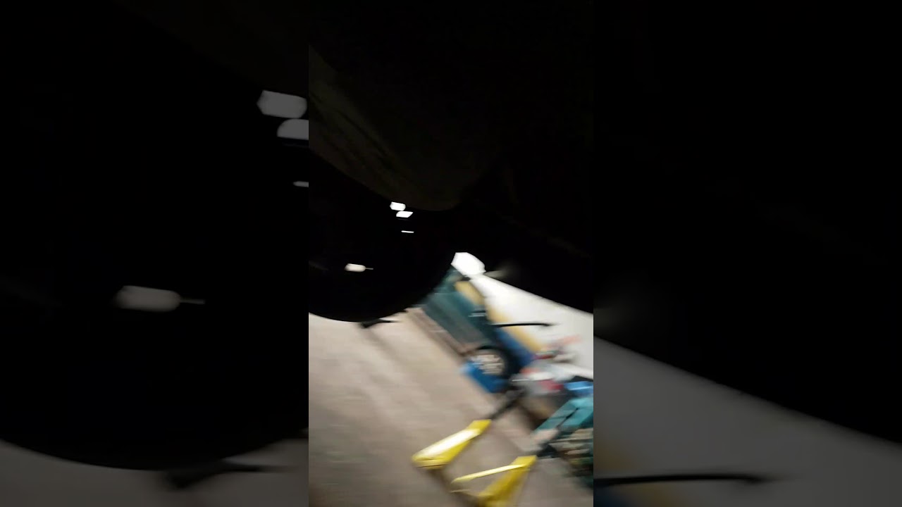 Barulho suspens&atilde;o traseira Voyage 2015