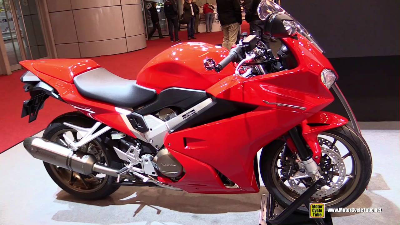 2016 Honda VFR800 F ABS - Walkaround - 2015 Salon de la Moto Paris