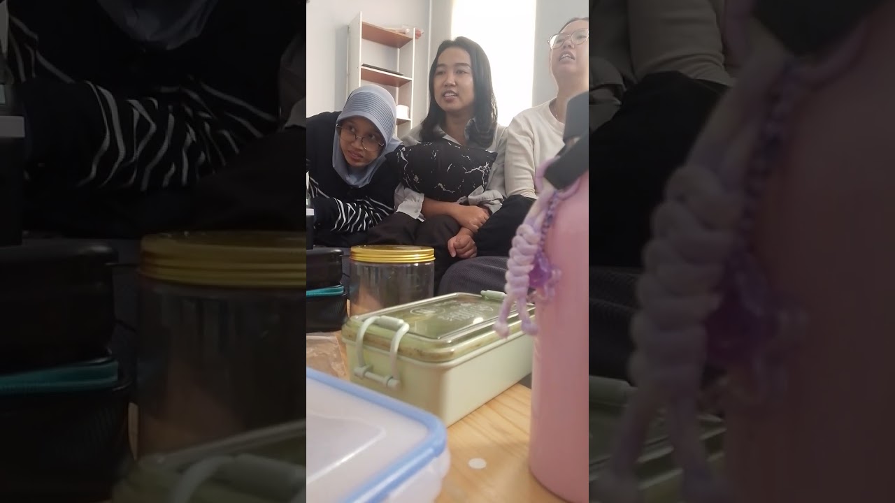 Serunya nobar bareng temen kerja 🤍🤍🤍