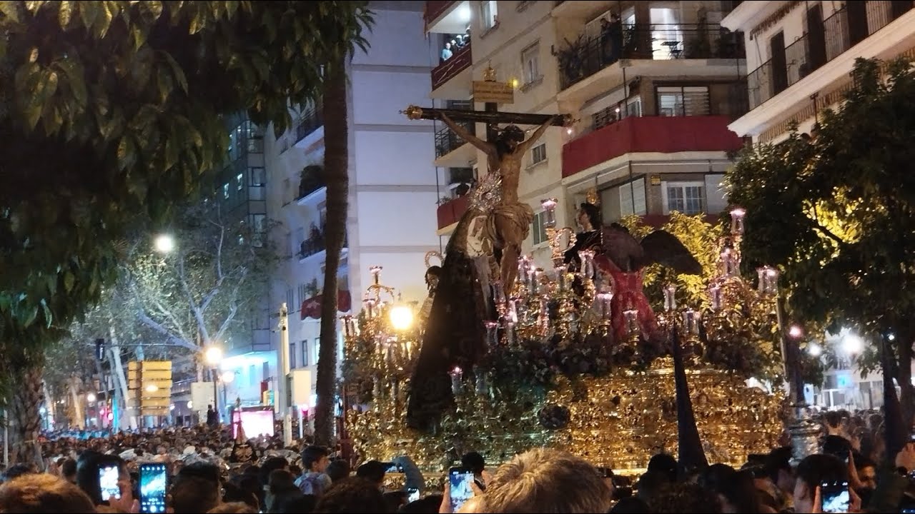 LAS AGUAS POR PUERTA DE TRIANA A LOS SONES DE ROSARIO DE CADIZ // LUNES SANTO 2024