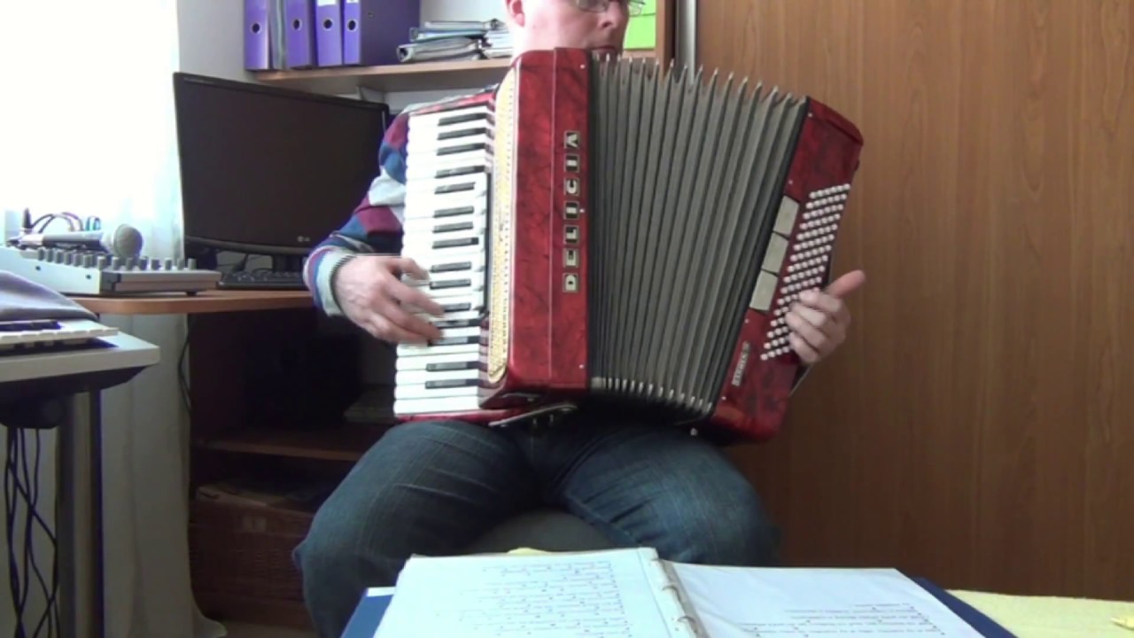 Majky - Kolo nás popred nás (stará nahrávka)
