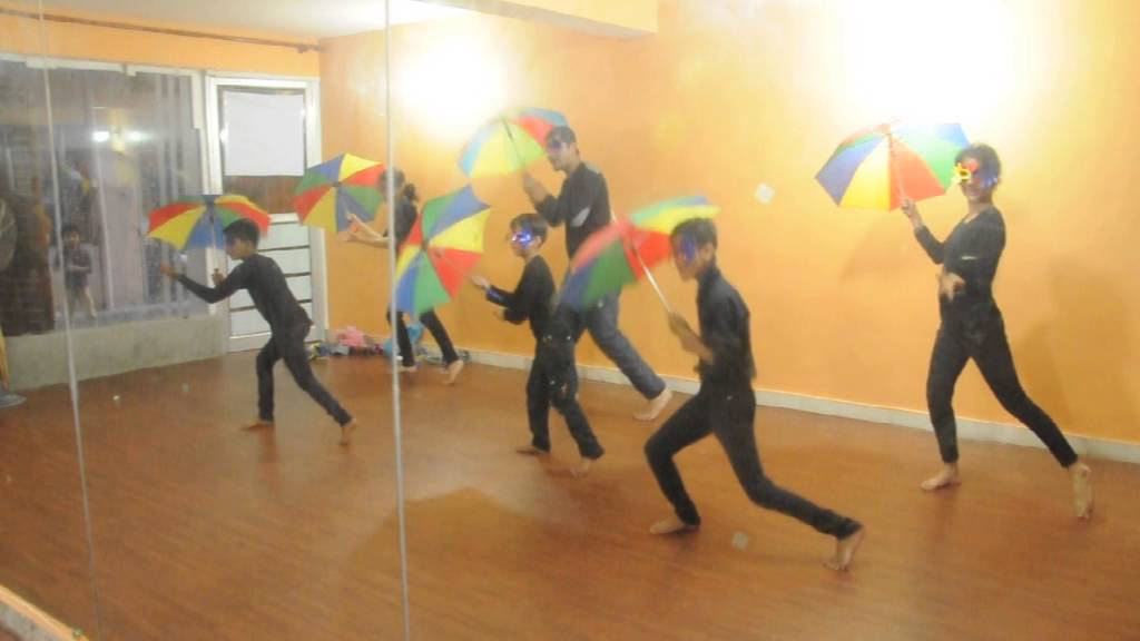 Umbrella dance