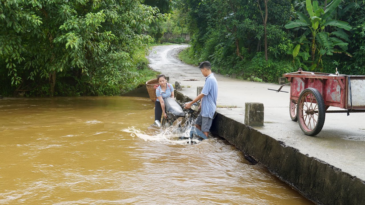 Found and repaired a WAVE Alpha 110cc motorbike swept away by floodwaters
