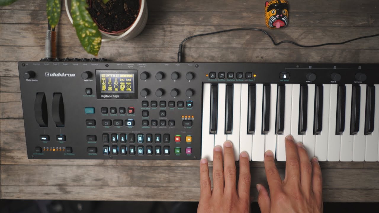 Песня, созданная только на цифровых клавишных! // Compact Creations 013