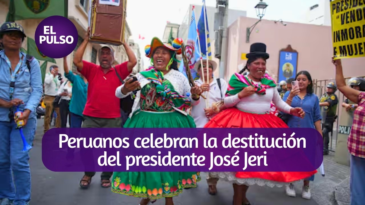 Celebración en Lima tras la destitución del presidente