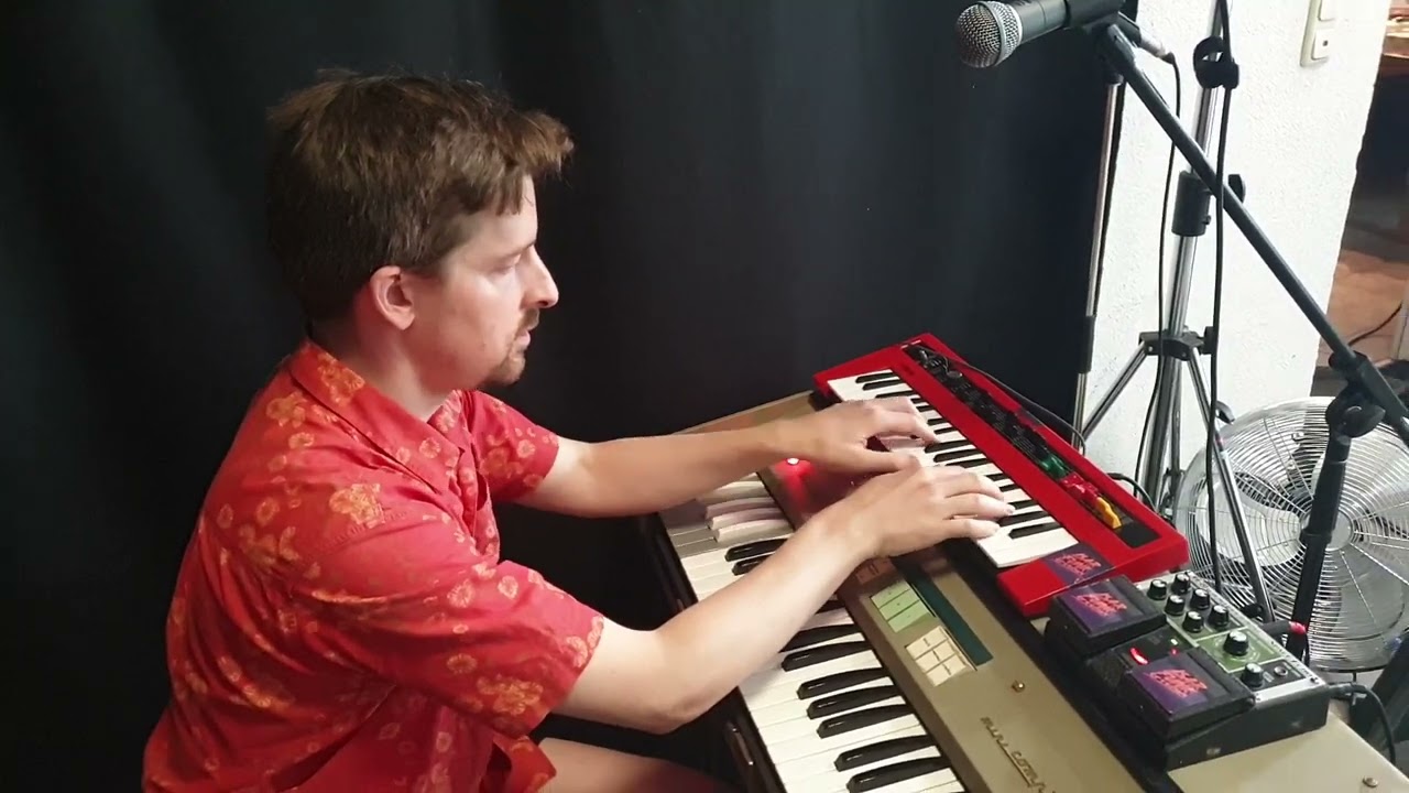Farfisa Mini Compact 1960's vs. Yamaha Reface YC