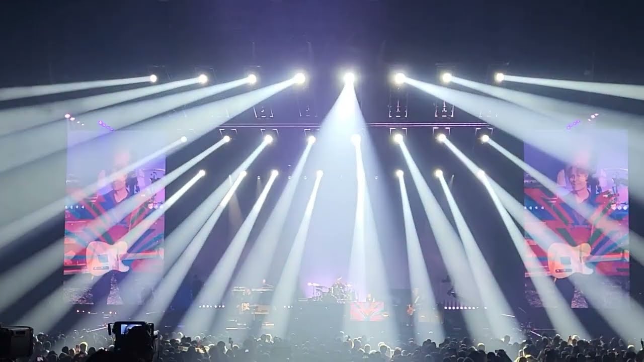 Paul McCartney at The O2 Arena 18th Dec 2024 - Hey Jude (complete)