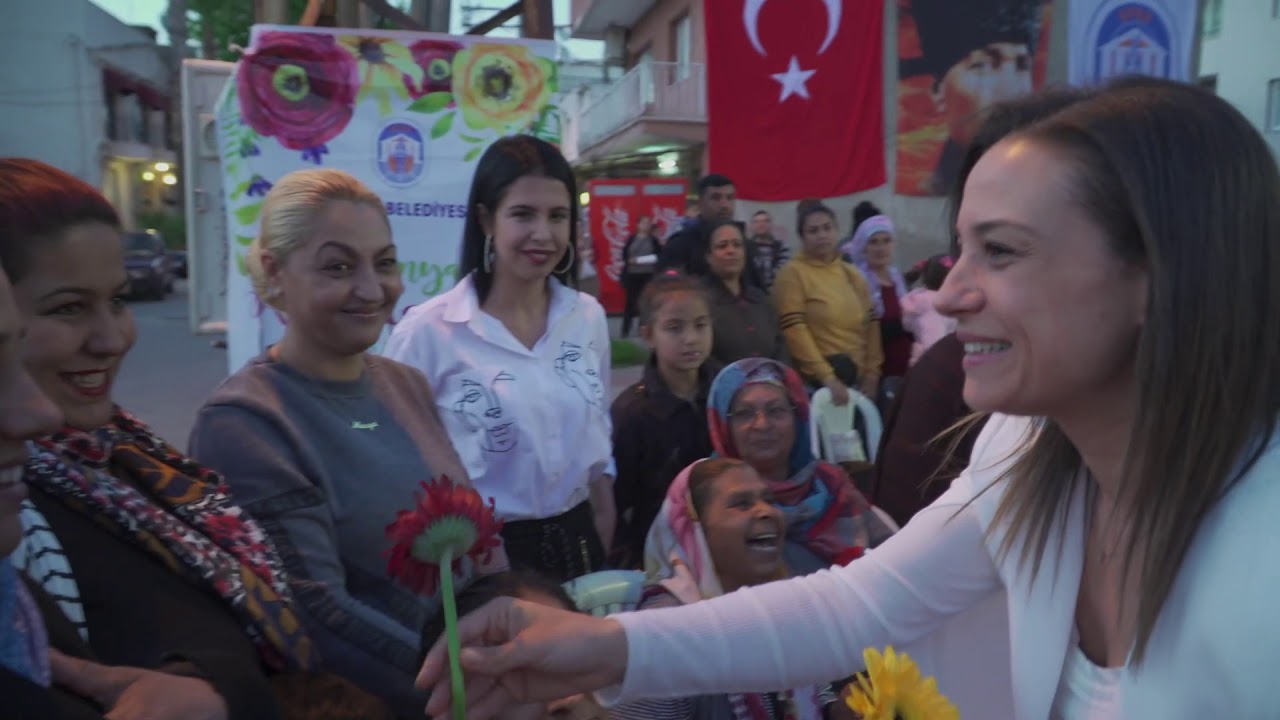 BAŞKAN SENGEL, ROMANLAR GECESİNİ HALKIN İÇİNDE İZLEDİ