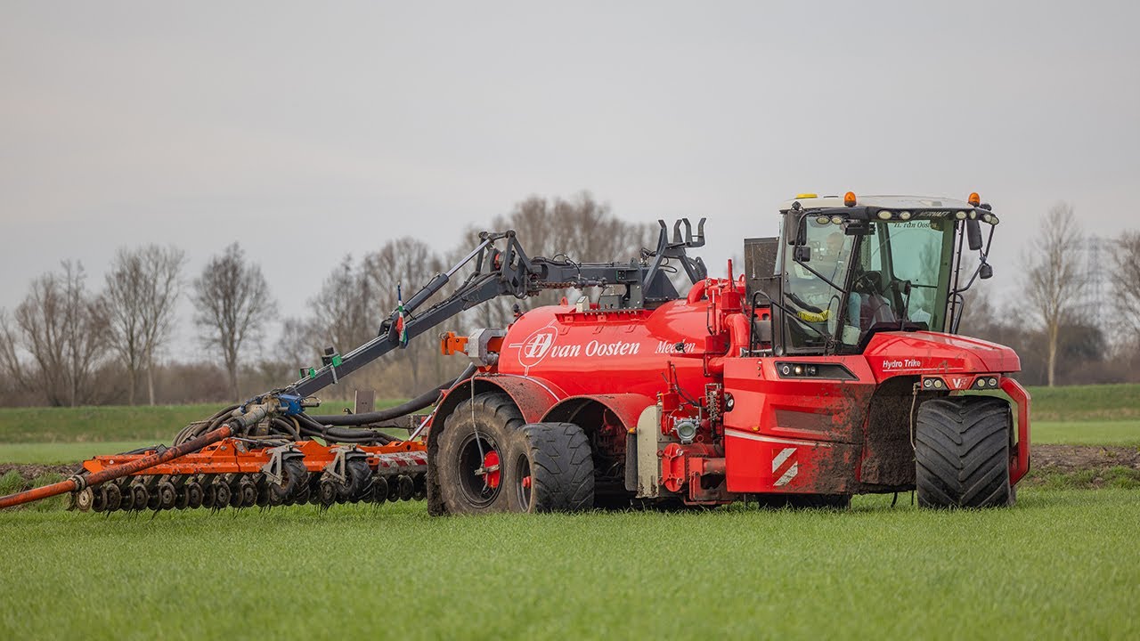 Vervaet Hydro Trike sleepslang | Loonbedrijf H. van Oosten Meeden | sleepslang bemesten op grasland