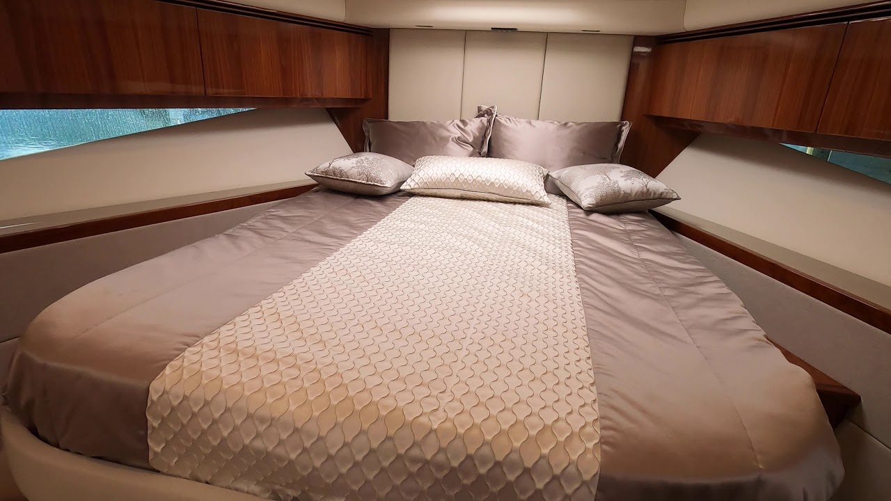 2019 Riviera 4800 Sport Yacht video 2