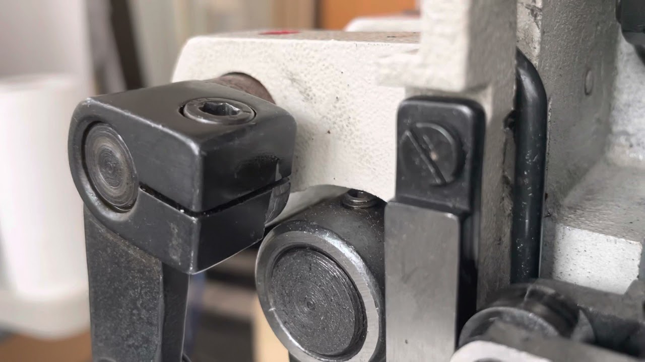 Adjusting the walking foot linkage on a Cowboy CB-3200 (Juki 441 class)