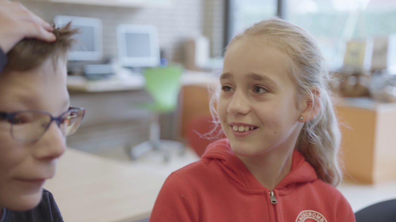 Kinderen met en zonder handicap helpen elkaar