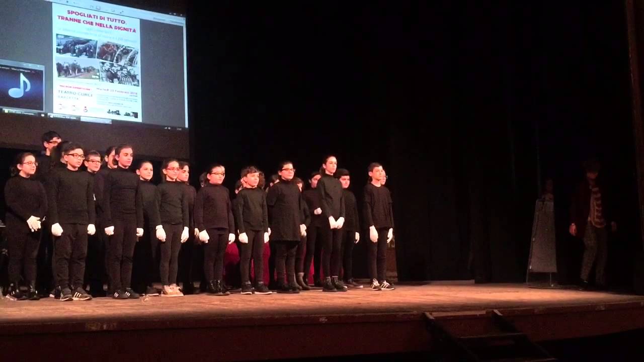 I bambini della 5*C cantano in Lis  