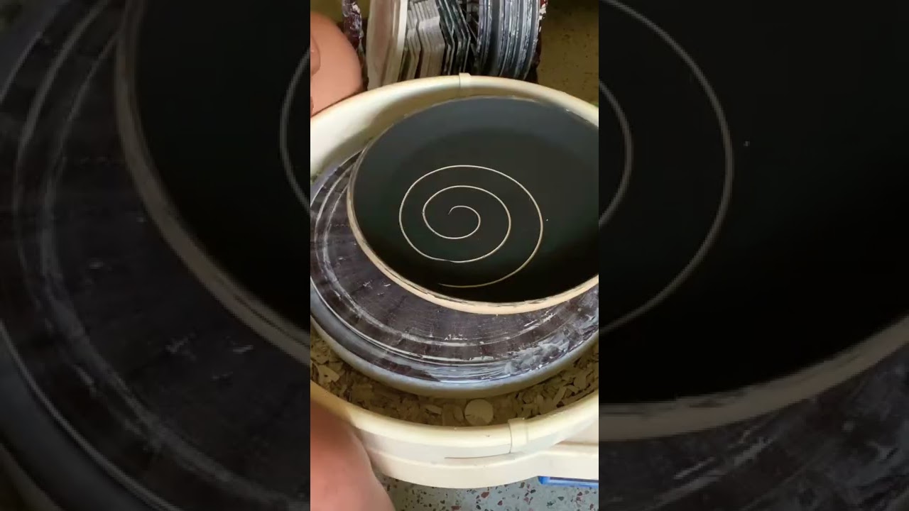 Sgraffito on a pottery plate