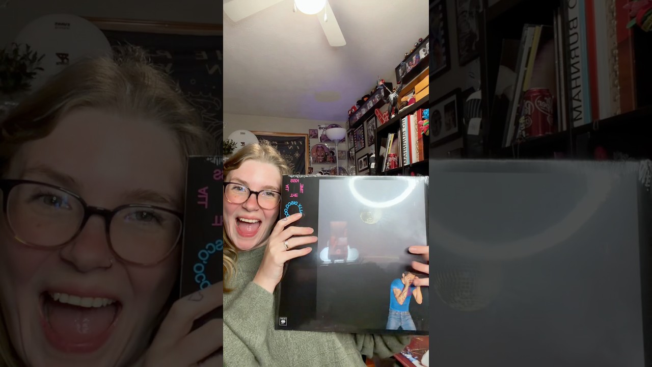 Omg omg omgggg #asmr #fyp #vinyl #harrystyles #unboxing #exclusive #vinyloftoday #record