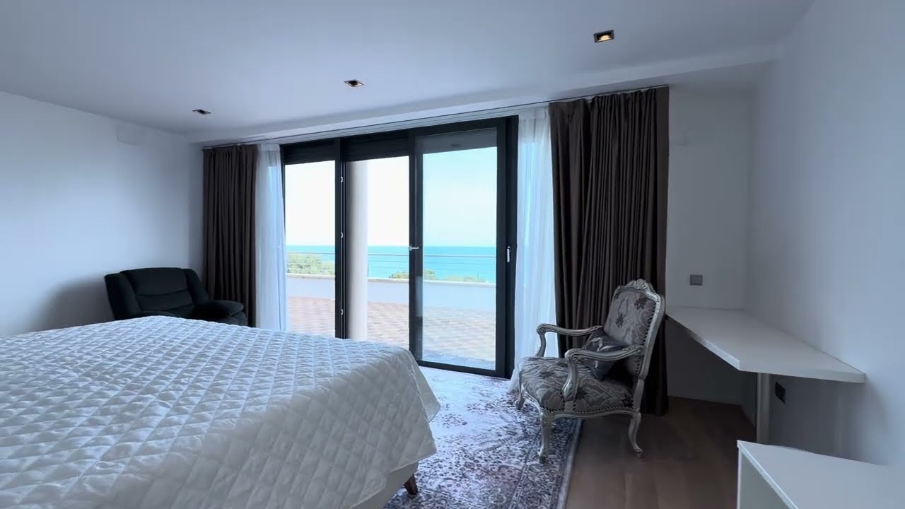 Impresionante casa independiente con vistas panorámicas al mar y 546 m²