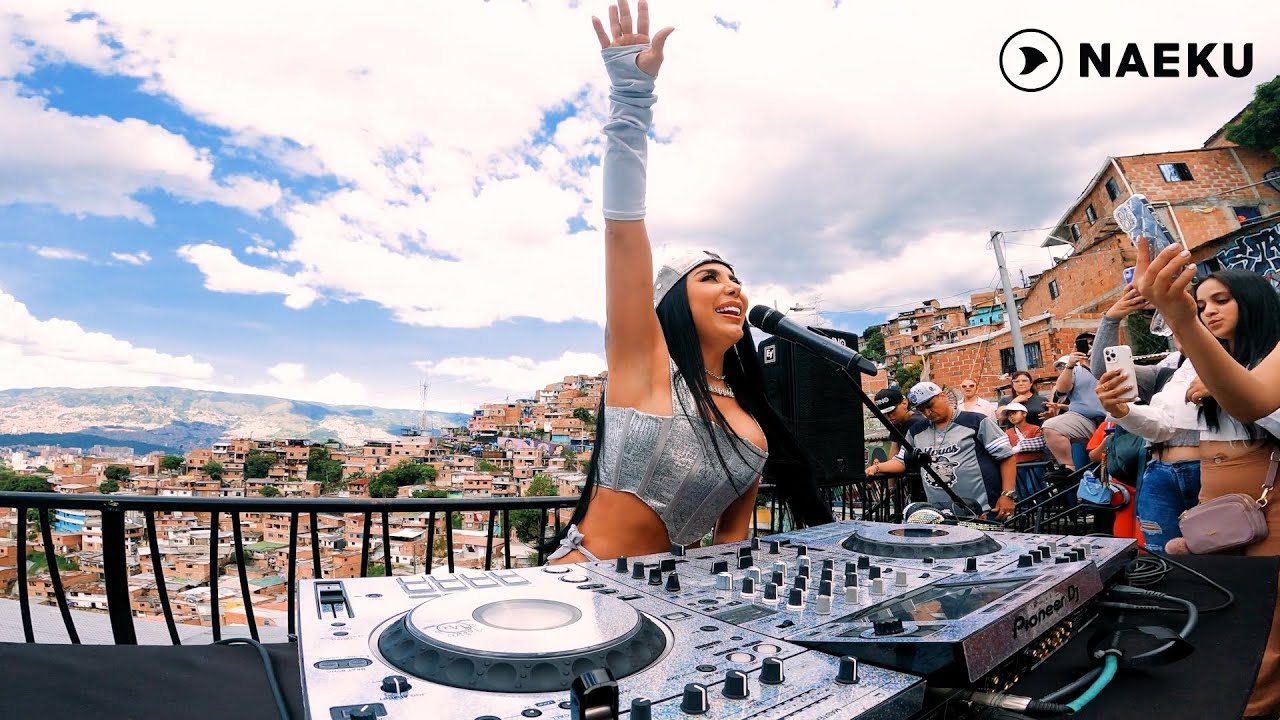 Marcela Reyes - Made In Medallo (Official Set)