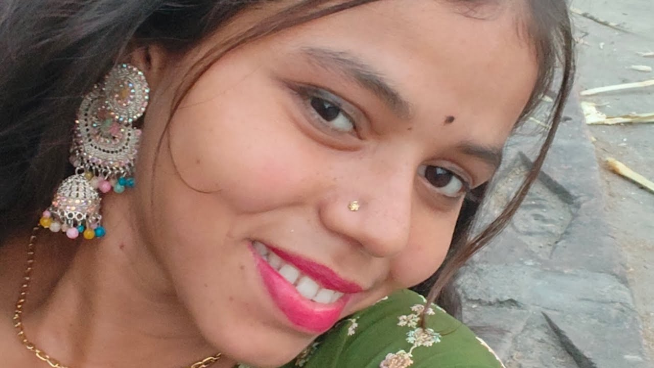 RoshaniKumari512 is live