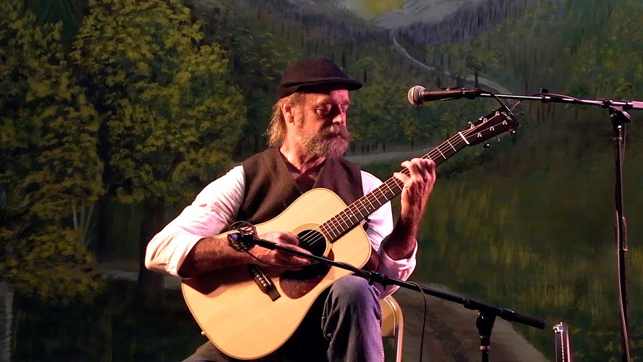 DOUG PERKINS - solo guitar - Bach Mezzo sonata in D Minor, Gavotte - Seven Stars Arts Ctr - 11/1/22