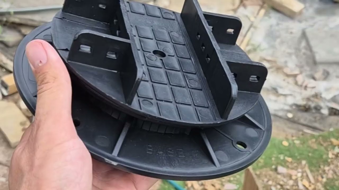 Building a Star Wars style space ship man cave bar in my garden part 2