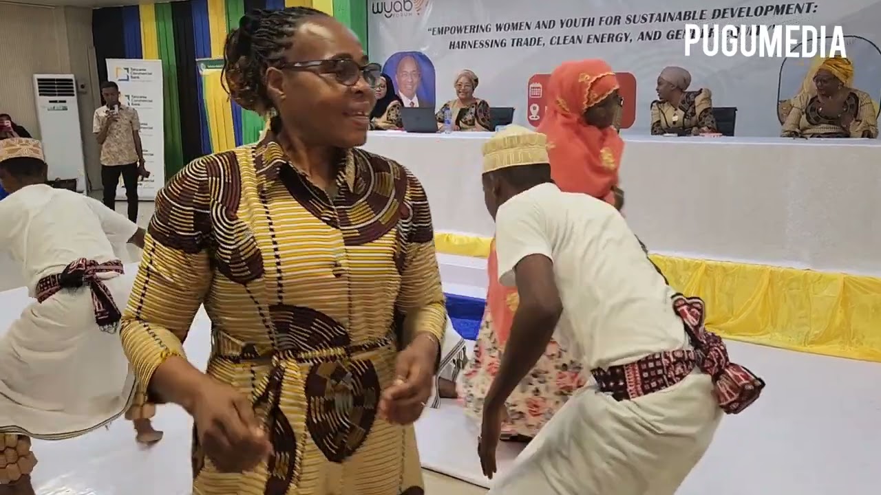 TAZAMA UTAMU WA NGOMA YA KIBATI KUTOKA ZANZIBAR.