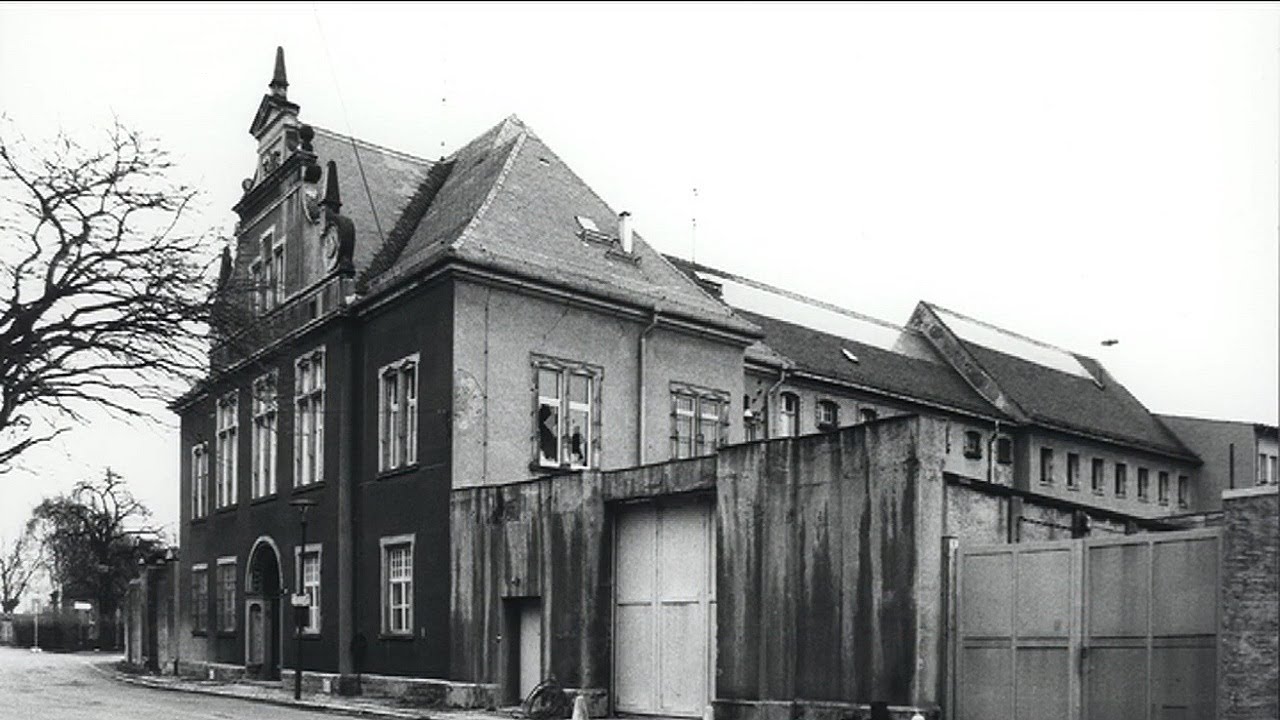 DDR-Umerziehung - Heimkinder in der DDR - deutsch
