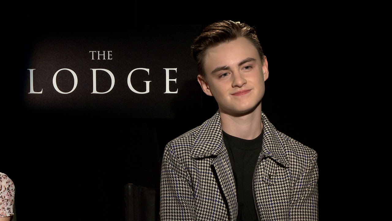 Riley Keough, Lia McHugh &  Jaeden Martell  detail "The Lodge"