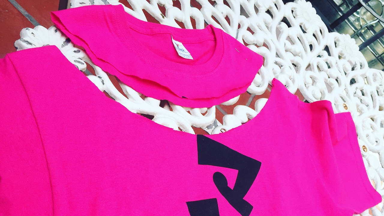 DIY T-shirt cambia tus playeras / forma de cortar cuello redondo y caído