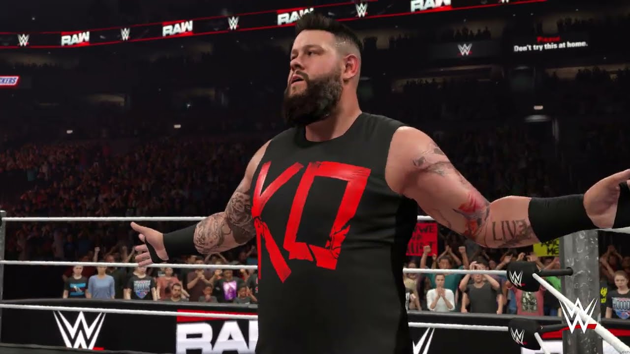 WWE 2K25 Брон Брейкер против Кевина Оуэнса RAW