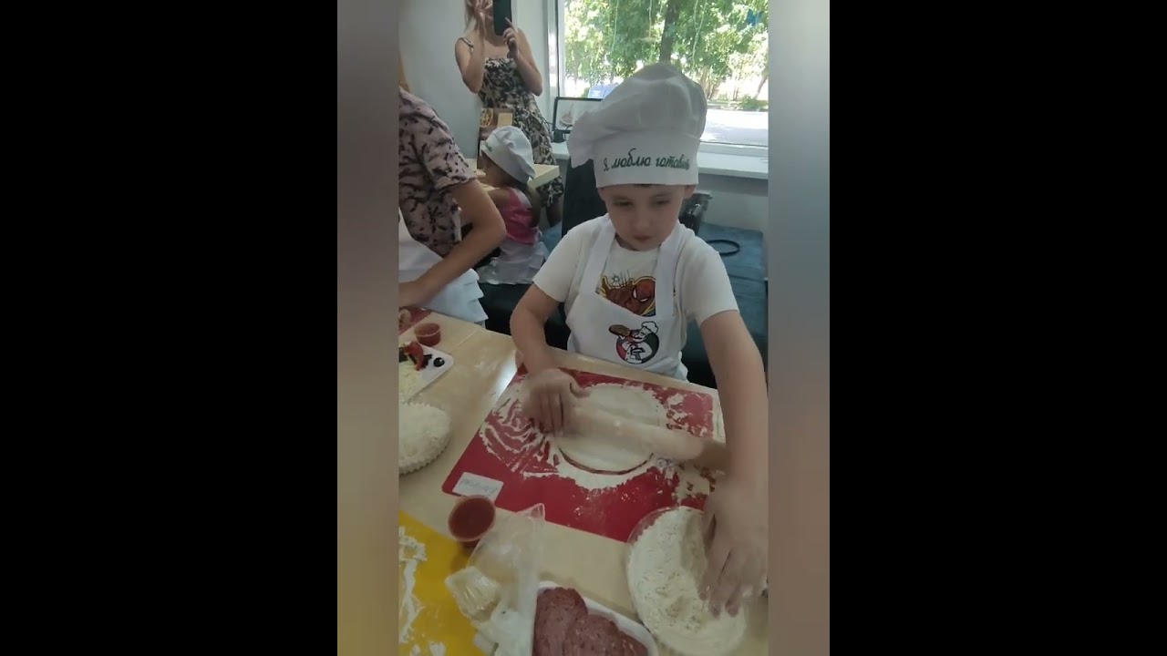 мастер класс, пицца . Владик 5 лет.