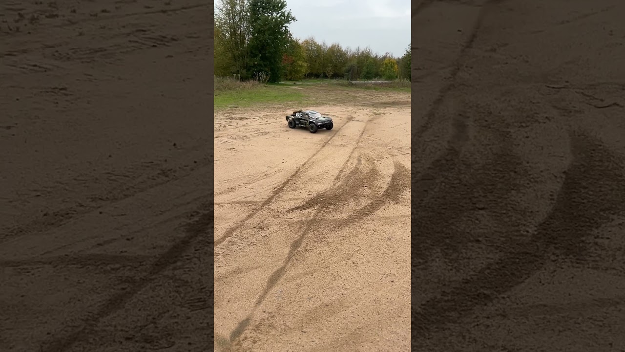 Traxxas Slash 2wd brushless #shorts #traxxasracing #slash #offroad #rc #brushless #bashing #rccar