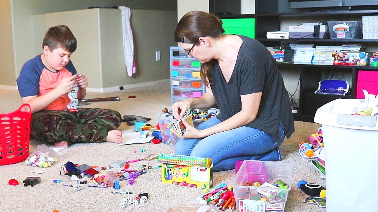 CLEANING MOTIVATION TOY ROOM // SPEED CLEANING ROUTINE