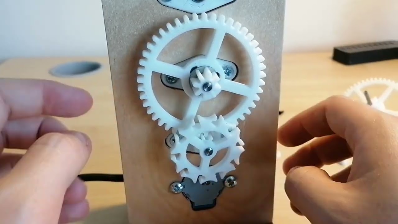 Stepper motor clock: assembly & explanation