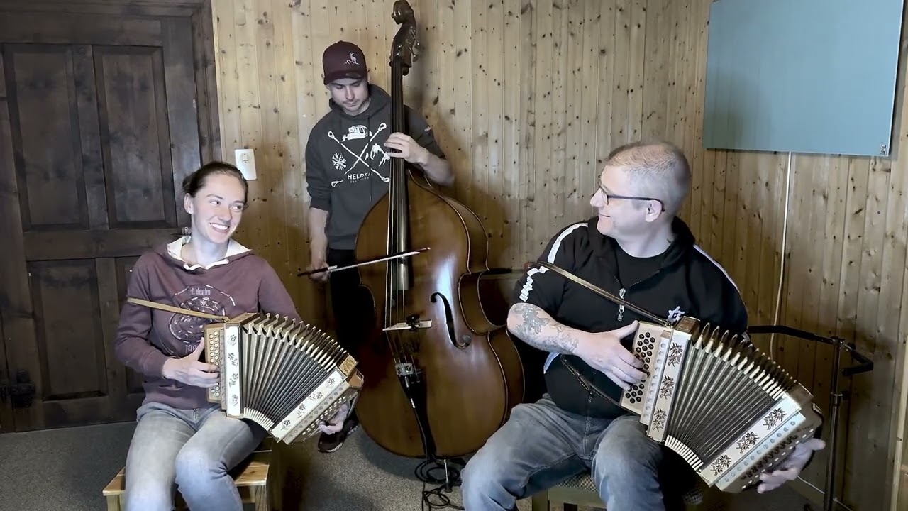 Schwyzerörgeli-Im Örgelihuus