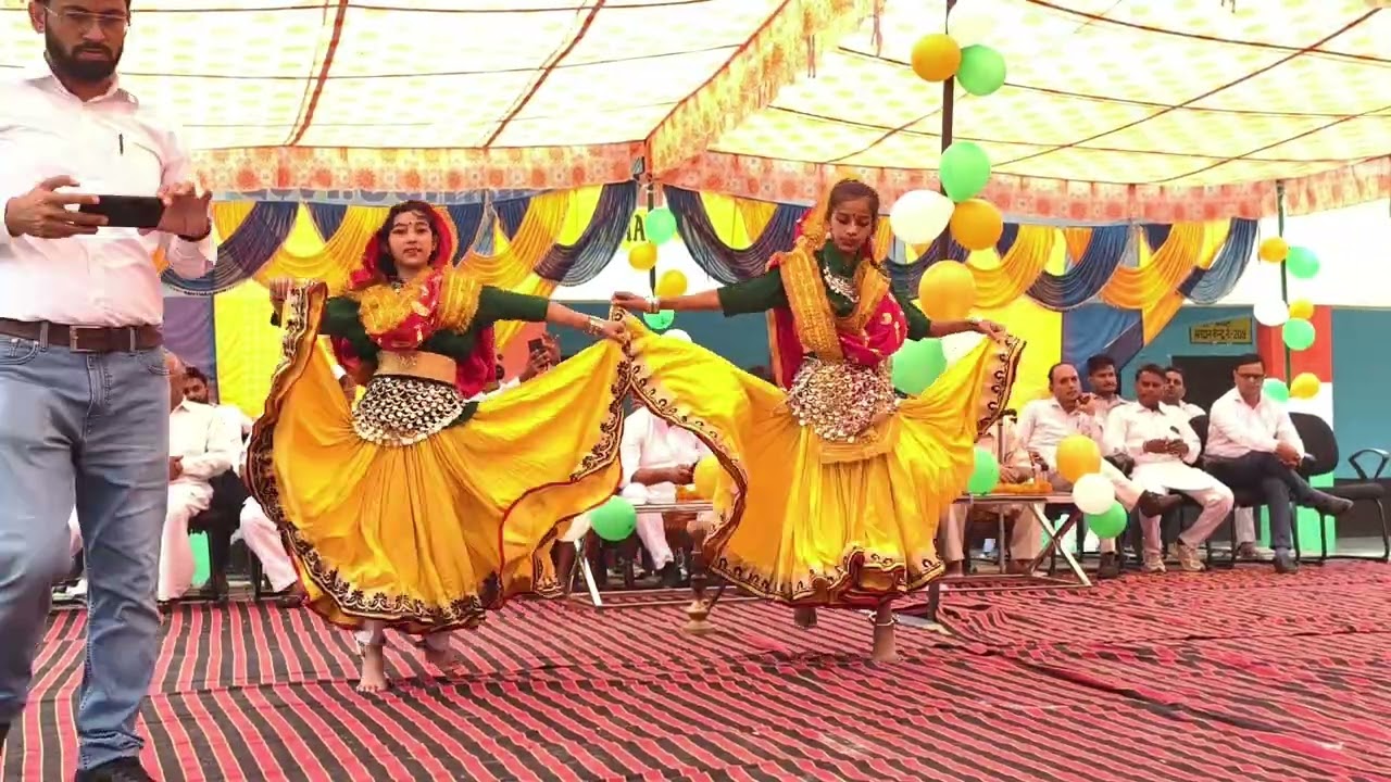 जड़े गाडी पे HR लिख्या हो
