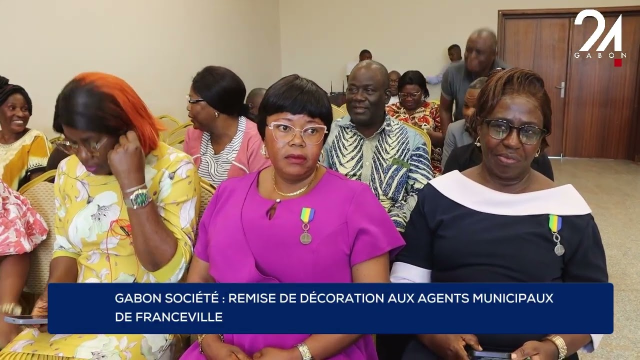 GABON SOCIÉTÉ : REMISE DE DÉCORATION AUX AGENTS MUNICIPAUX DE FRANCEVILLE.